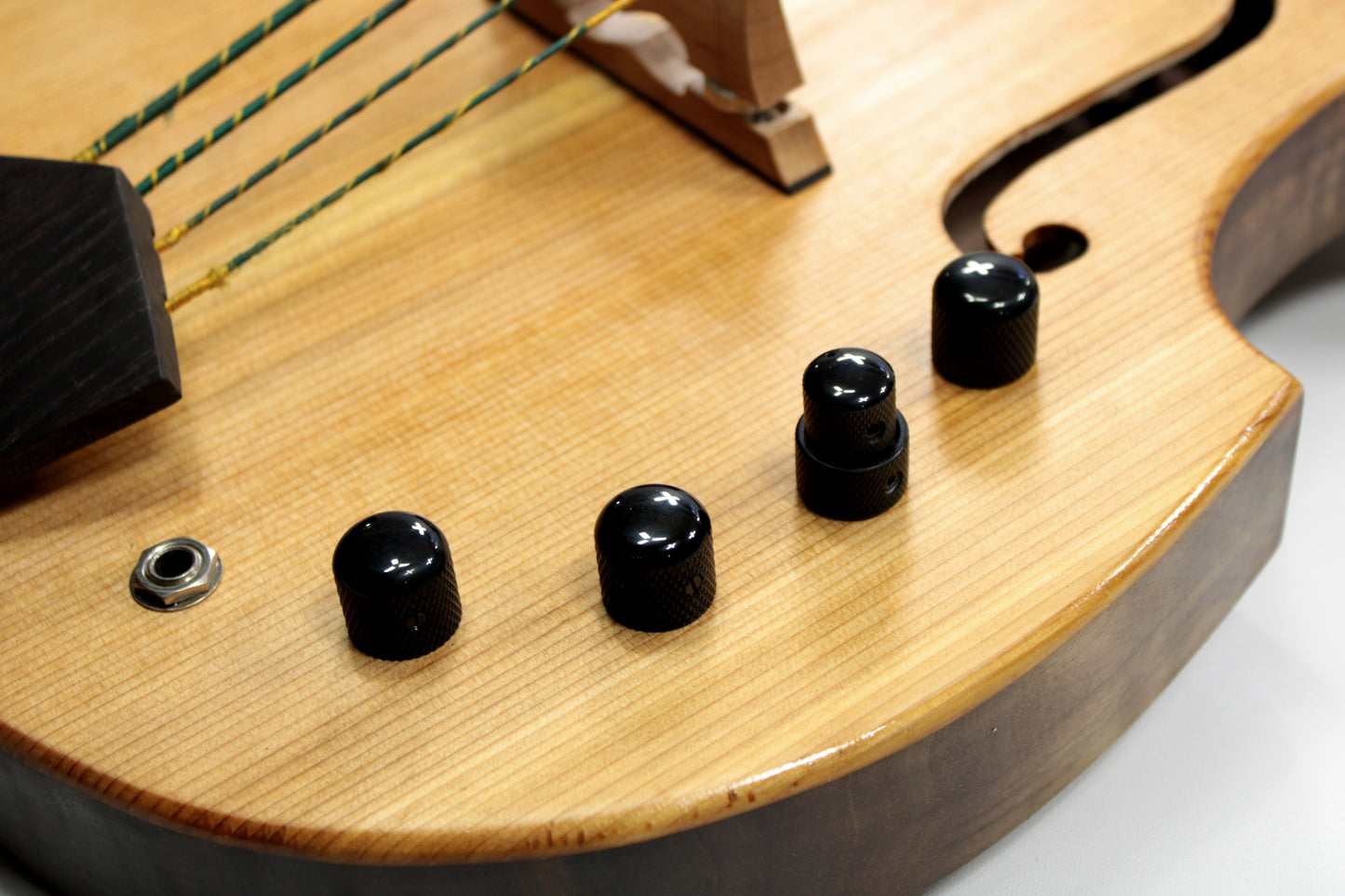 Peters Hybrid Bass, Upright tones in a E-bass package. Handmade in the USA